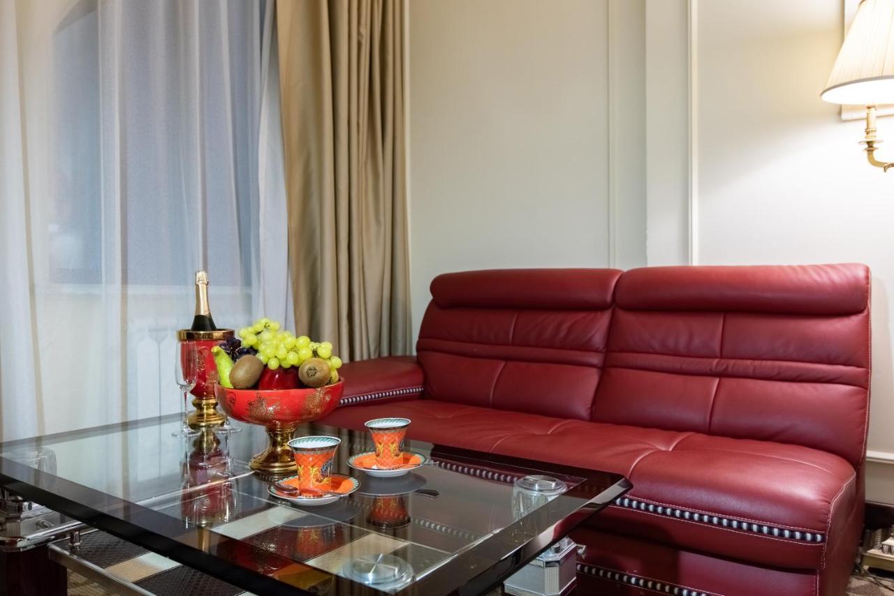 Golden Rooms Hotel Μόσχα Εξωτερικό φωτογραφία A modern leather sofa