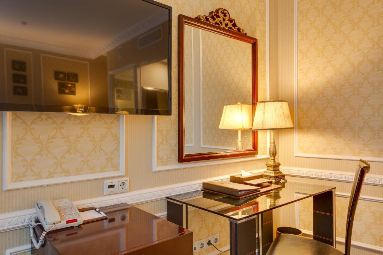 Golden Rooms Hotel Μόσχα Εξωτερικό φωτογραφία A mirror in a hotel room